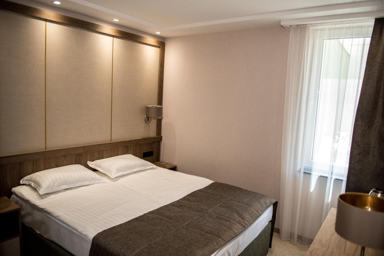Arletti Hotel 鲁塞 外观 照片