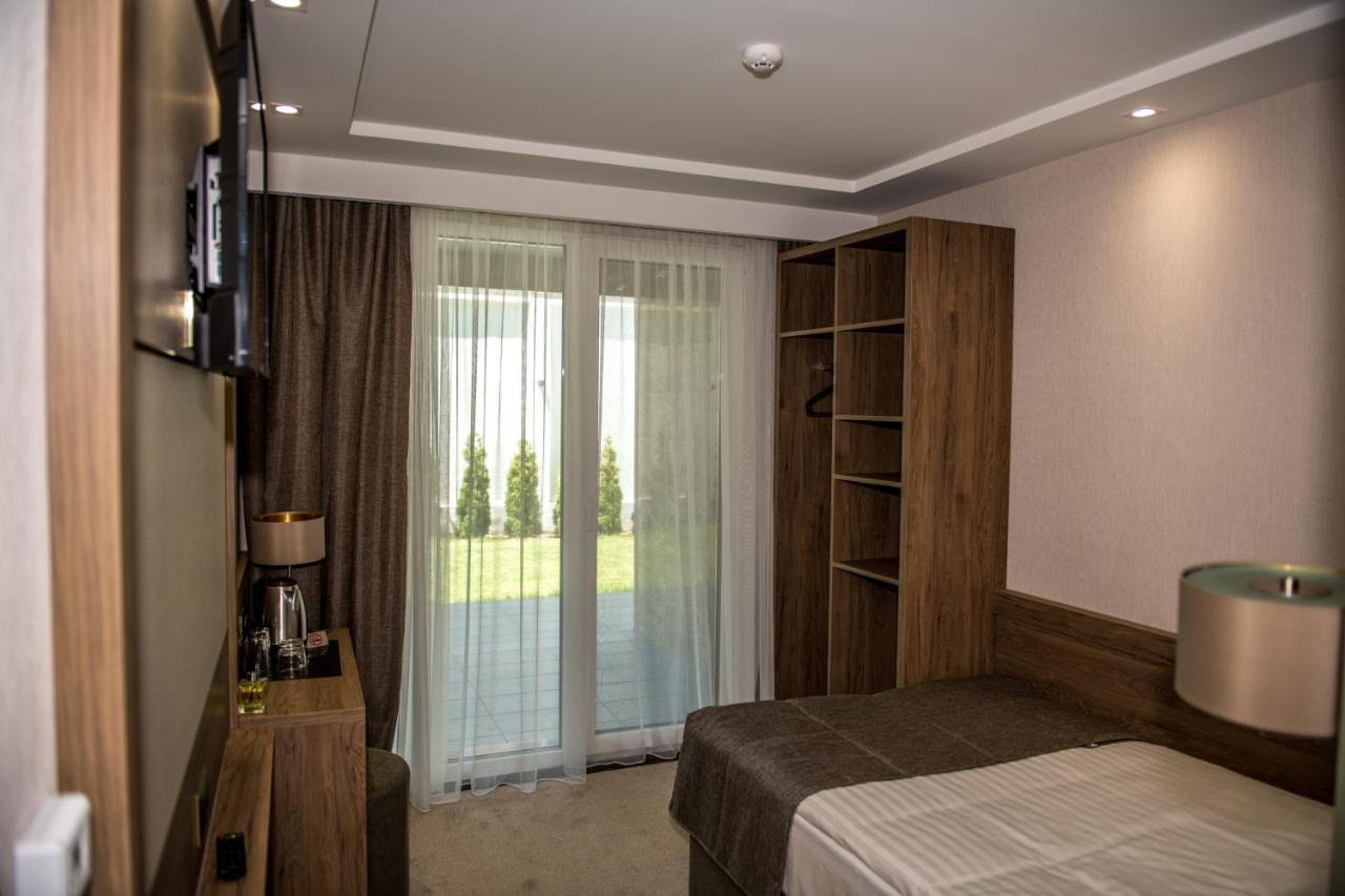 Arletti Hotel 鲁塞 外观 照片