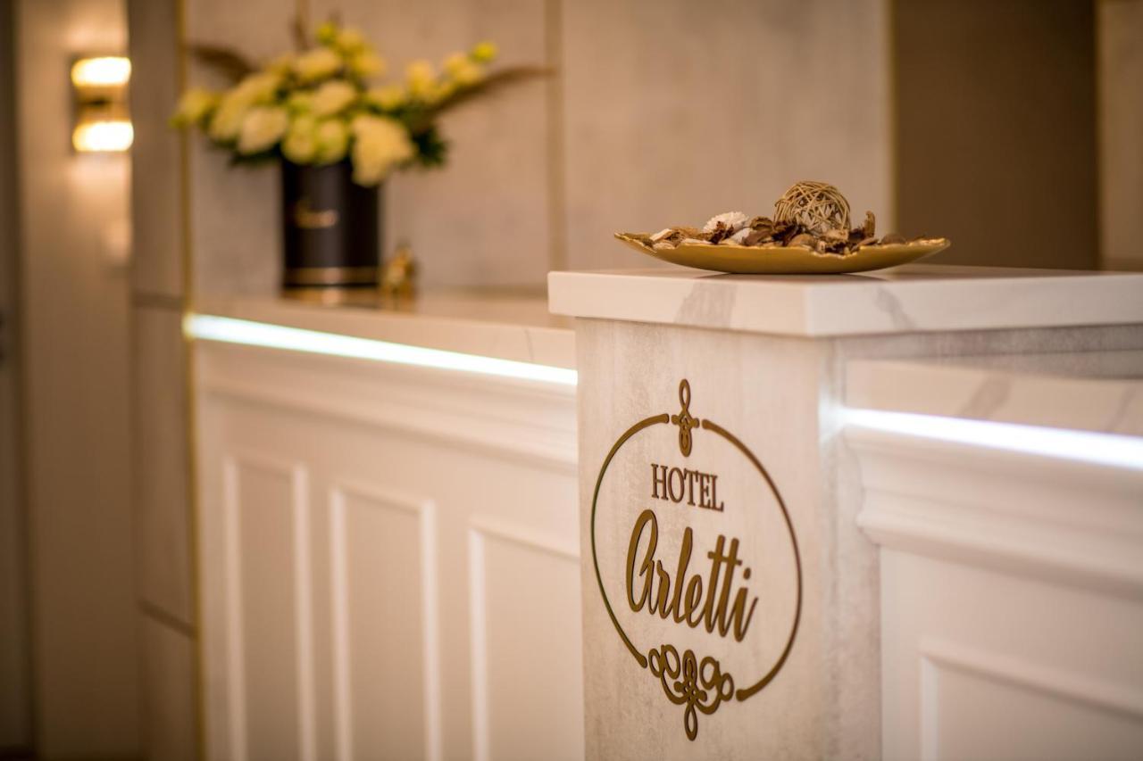 Arletti Hotel 鲁塞 外观 照片