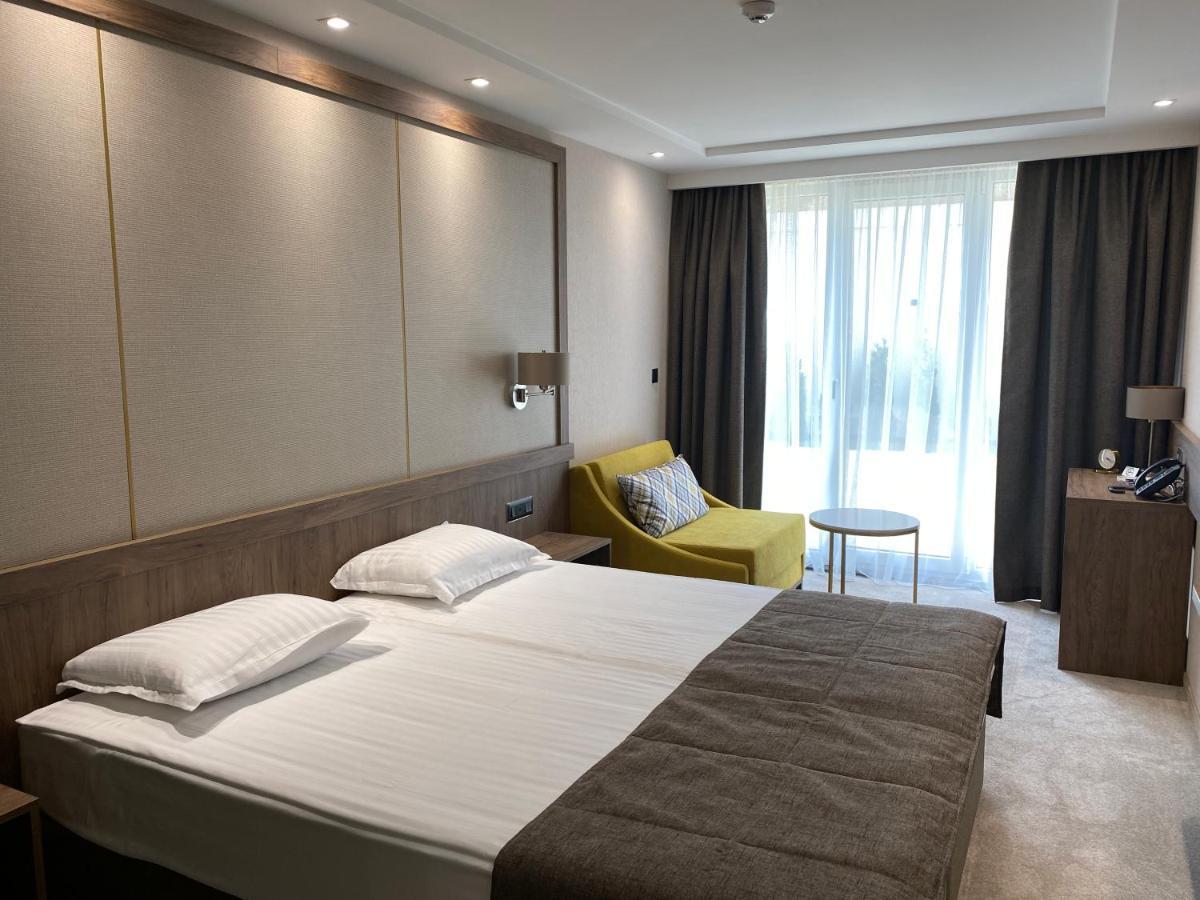 Arletti Hotel 鲁塞 外观 照片