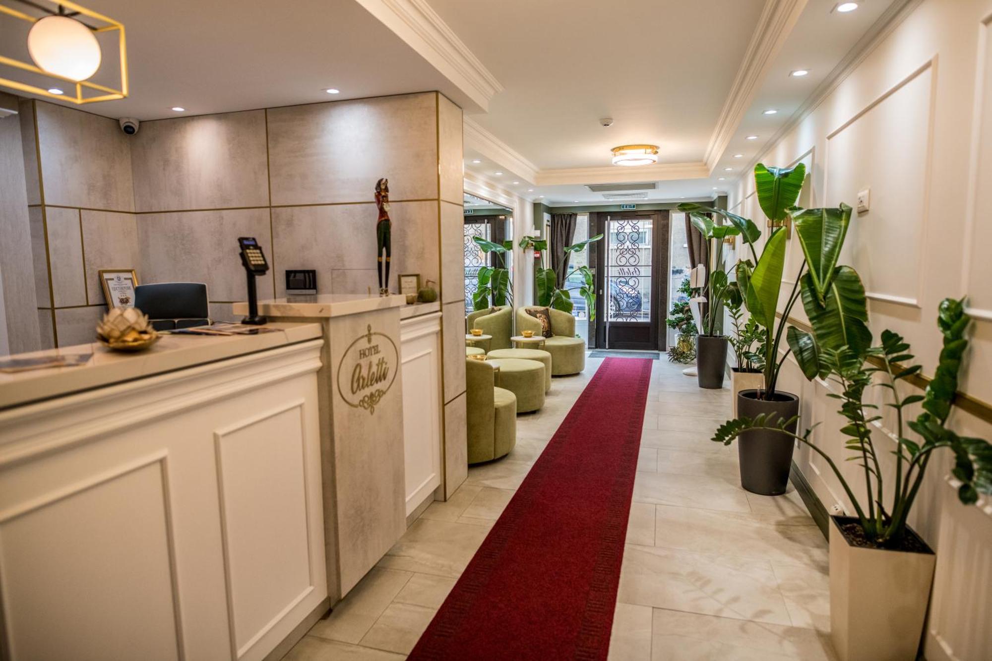 Arletti Hotel 鲁塞 外观 照片